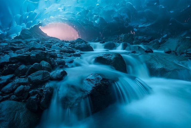 Mendenhall Glacier Caves, Alaska
