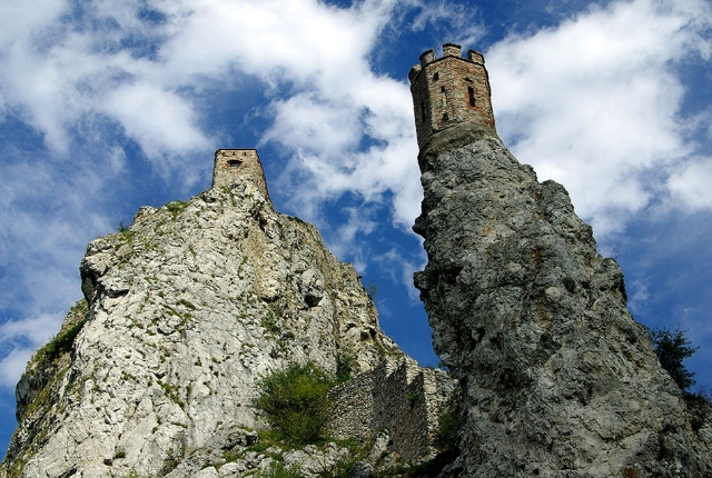 Explore The Ruins Of Devin Castle