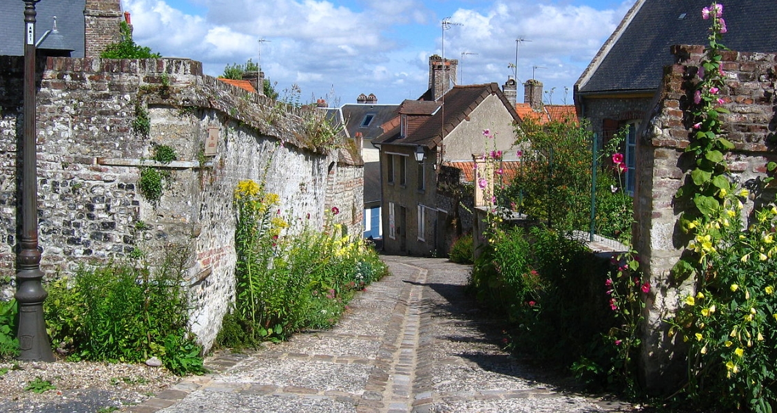 8 Interesting Places To Visit In Calais - TravelTourXP.com