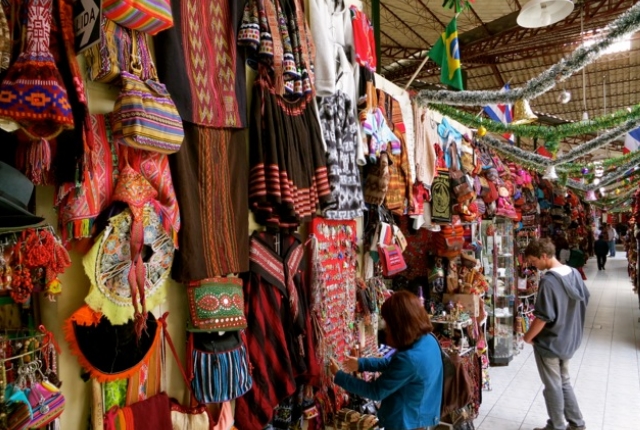 shop-at-a-peruvian-market