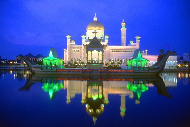 Sultan Omar Ali Saifuddin Mosque, Bandar Seri Begawan