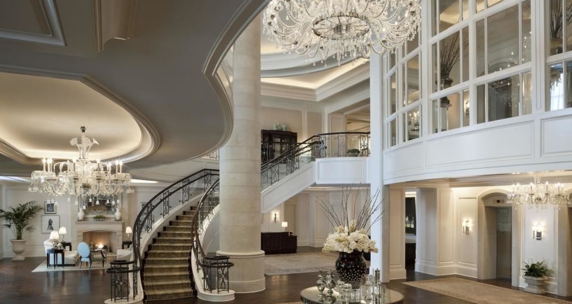 9 Classic Luxury Hotels In USA