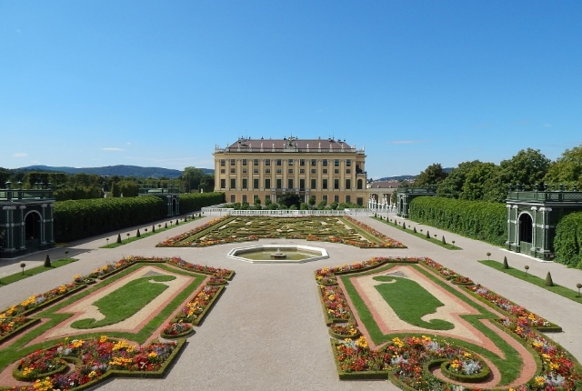 Schonbrunn Palace And Gardens