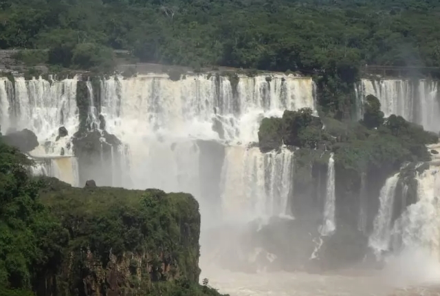 Iguazu Falls (Argentina/Brazil)
