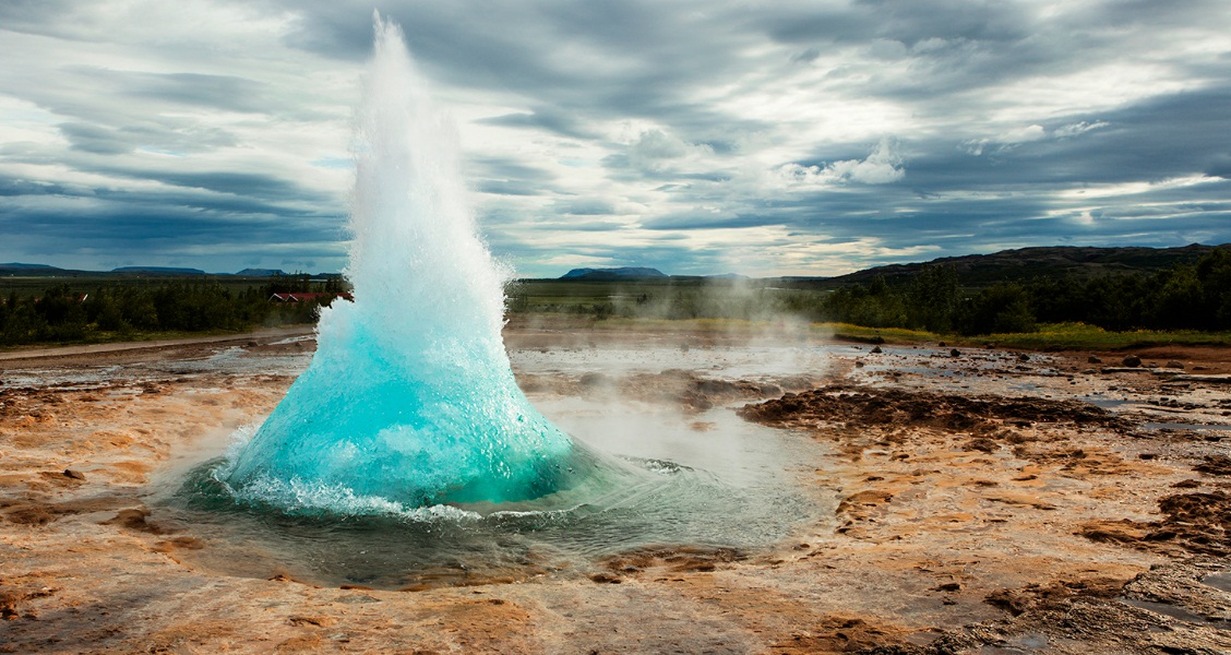 5 Naturally Beautiful Geysers In The World - TravelTourXP.com